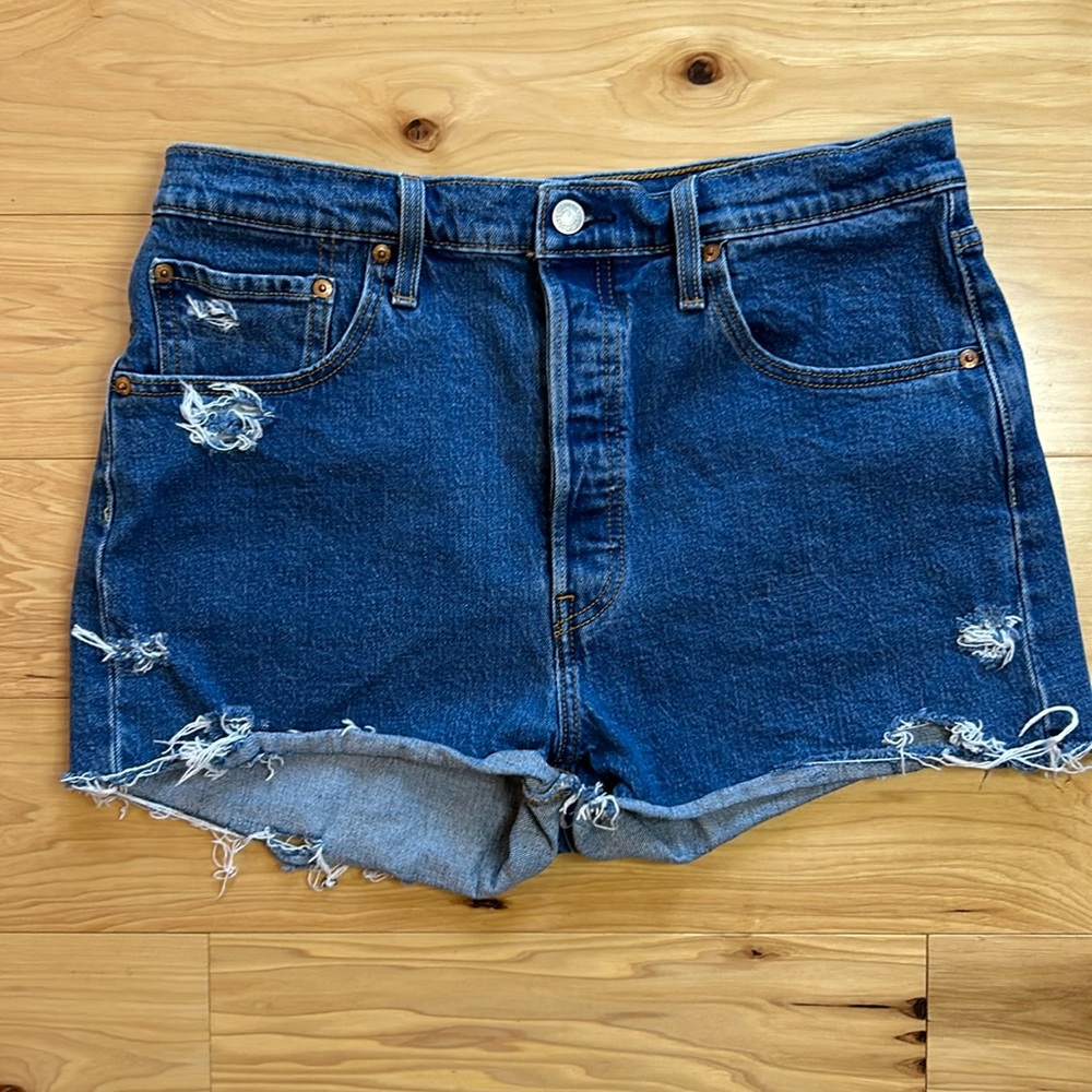 Levi’s 501 Button Down High Waisted Jean Shorts 99% Cotton | Size 32